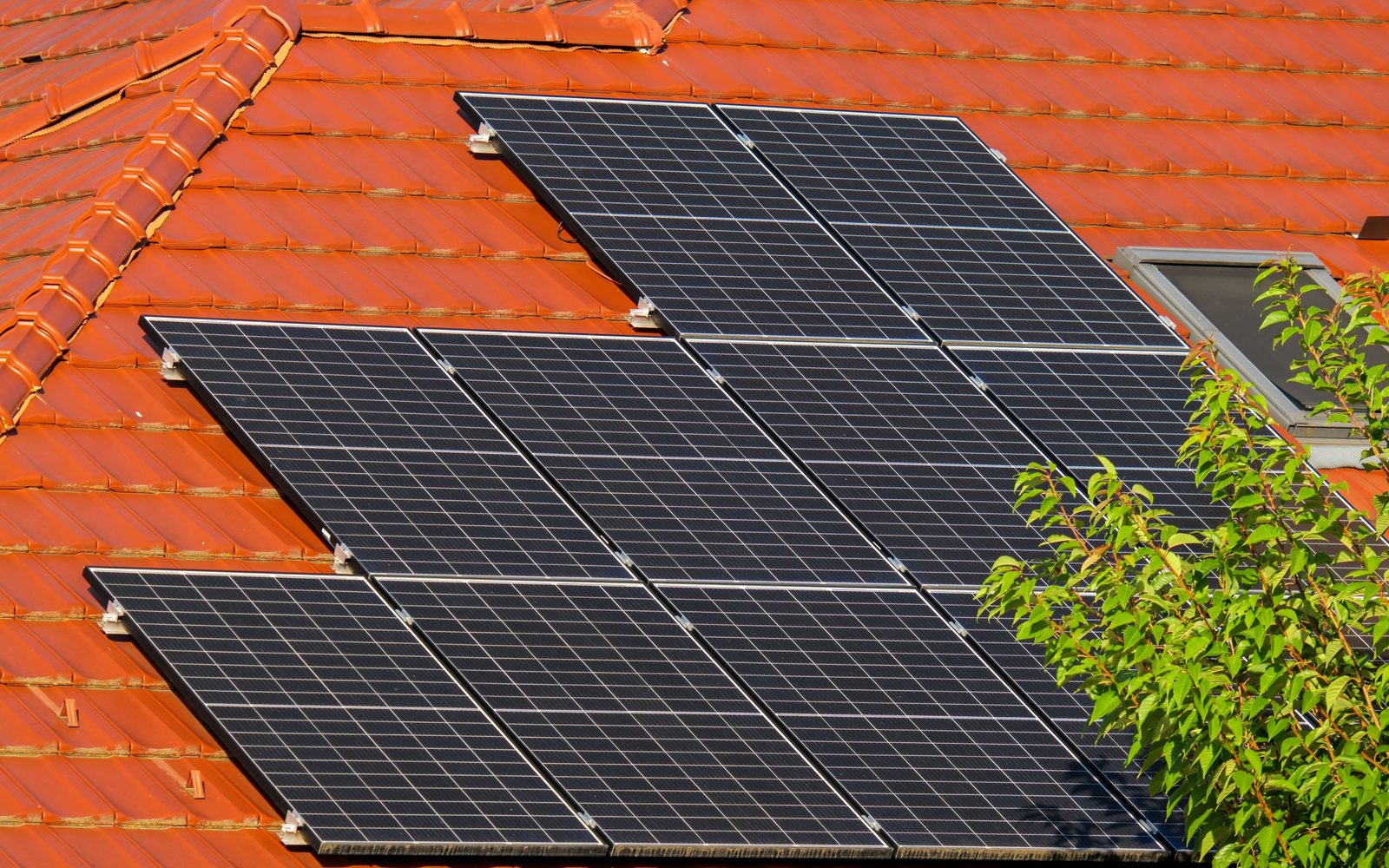 Photovoltaik-Module auf einem Ziegeldach